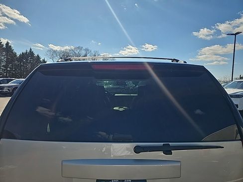 Used 2013 GMC Yukon SLT w/ SLT Chrome Package image 7