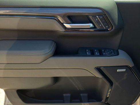 New 2026 Chevrolet Silverado 1500 ZR2 image 23