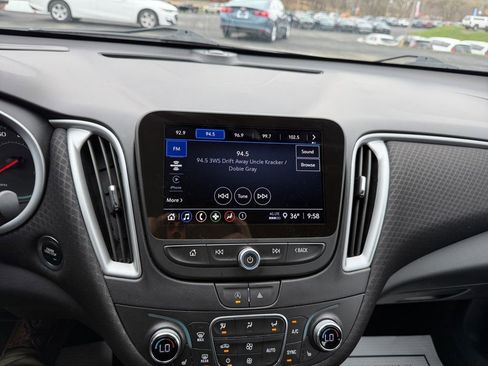 Used 2024 Chevrolet Malibu LT FWD image 19