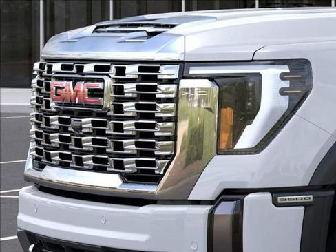 New 2026 GMC Sierra 3500 Denali w/ Denali Reserve Package image 13