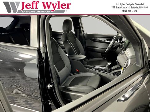 New 2026 Chevrolet TrailBlazer LT w/ Midnight Edition FWD image 19