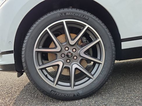 New 2026 Land Rover Range Rover Velar Dynamic SE image 28