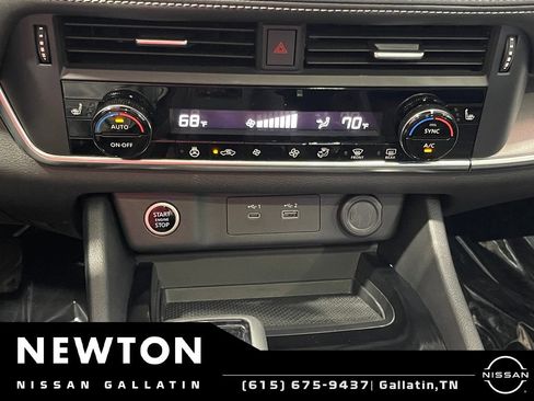 Used 2023 Nissan Rogue SV w/ SV Premium Package AWD/4WD image 12
