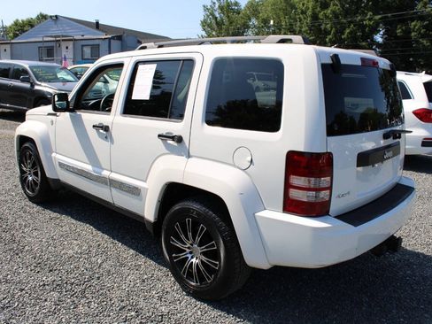 Used 2008 Jeep Liberty Sport w/ Popular Equipment Group AWD/4WD image 9