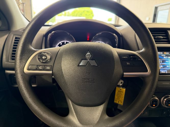 Used 2025 Mitsubishi Outlander Sport AWD image 20