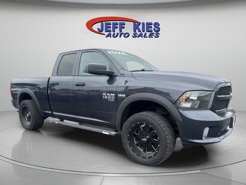 Used 2019 RAM 1500 Express AWD/4WD image 3