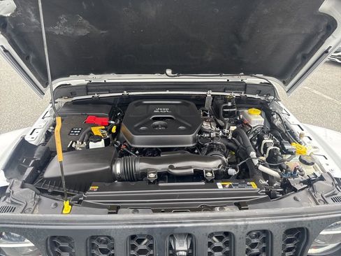 Used 2022 Jeep Wrangler Unlimited Rubicon w/ Steel Bumper Group image 36