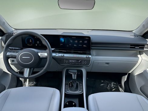 Used 2025 Hyundai Kona SEL image 11