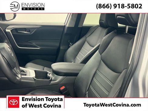 Certified 2022 Toyota RAV4 XLE Premium image 9