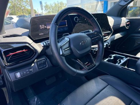 Certified 2025 Chevrolet Silverado EV RST AWD/4WD image 9