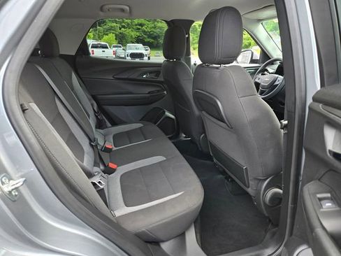 Used 2025 Chevrolet TrailBlazer LT AWD/4WD image 19