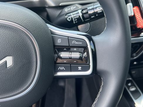 Used 2023 Kia Sorento SX image 26