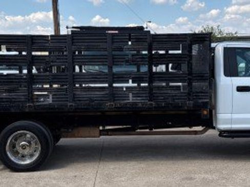 Used 2020 Ford F550 2WD Regular Cab Super Duty image 4