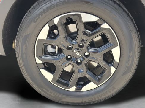 Certified 2025 Kia Sorento S FWD image 29