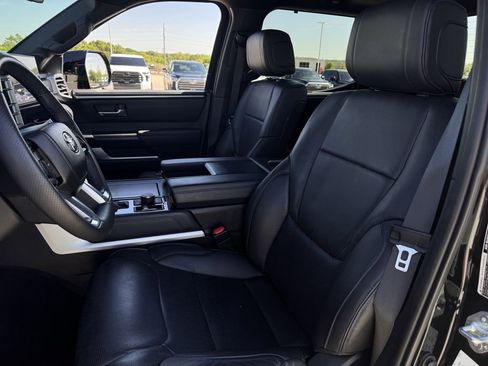 Used 2024 Toyota Tundra Platinum AWD/4WD image 27