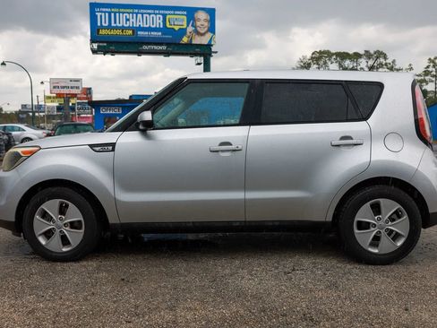 Used 2015 Kia Soul FWD image 3
