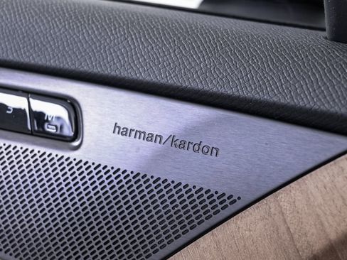 Certified 2024 Volvo XC90 B5 Plus image 9