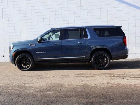New 2026 GMC Yukon XL Denali w/ Denali Reserve Package image 3
