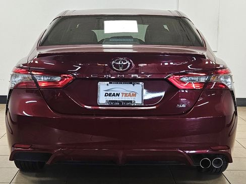 Used 2018 Toyota Camry SE image 5
