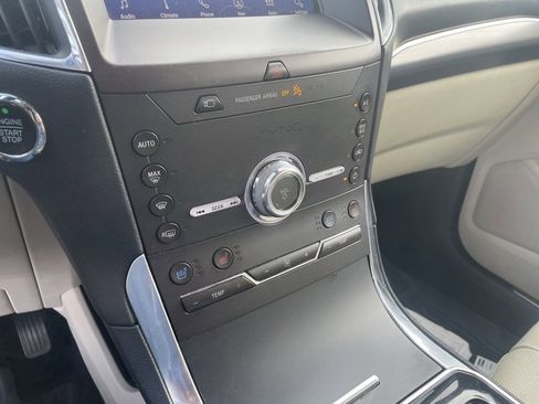 Used 2020 Ford Edge Titanium w/ Equipment Group 301A image 15