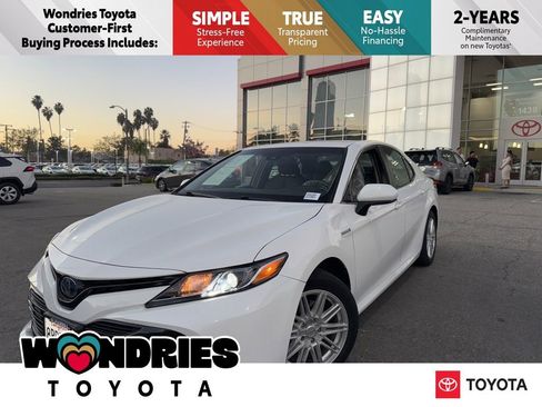 Used 2018 Toyota Camry LE image 1