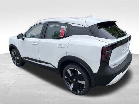 New 2025 Nissan Kicks SR image 5