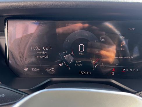 Used 2025 GMC Acadia Elevation image 21