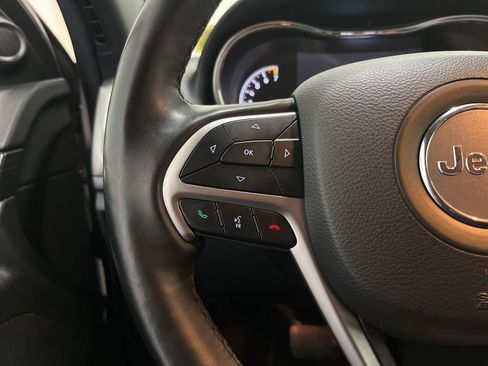 Used 2019 Jeep Grand Cherokee Altitude image 7