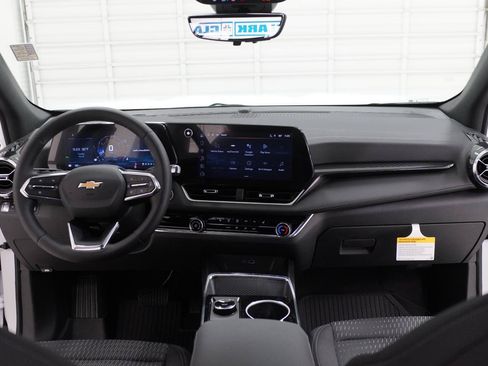 New 2026 Chevrolet Equinox LT w/ Safety and Technology Package FWD image 40