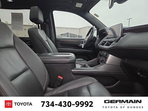 Used 2022 Chevrolet Suburban LT w/ LT Signature Package image 17