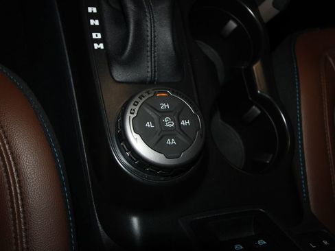 Used 2024 Ford Bronco Outer Banks w/ Sasquatch Package image 18