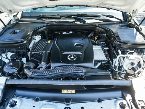 Used 2019 Mercedes-Benz GLC 300 image 26
