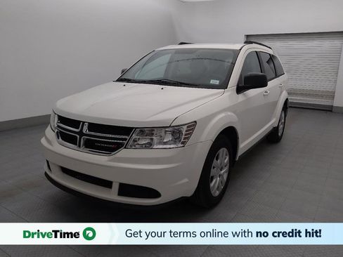 Used 2017 Dodge Journey SE w/ Flexible Seating Group image 1