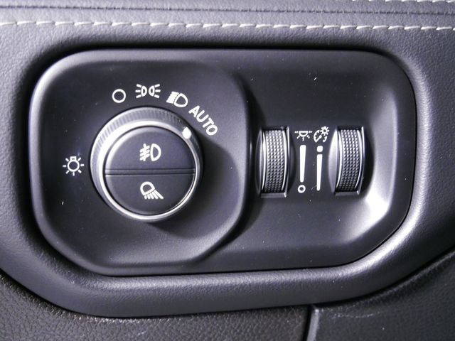 Used 2022 RAM 1500 Limited AWD/4WD image 23