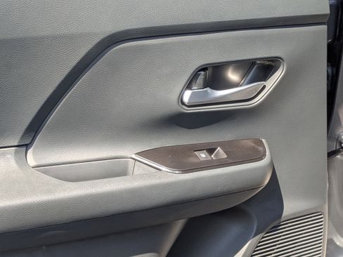 New 2025 Nissan Kicks SV w/ Charging Package FWD image 27