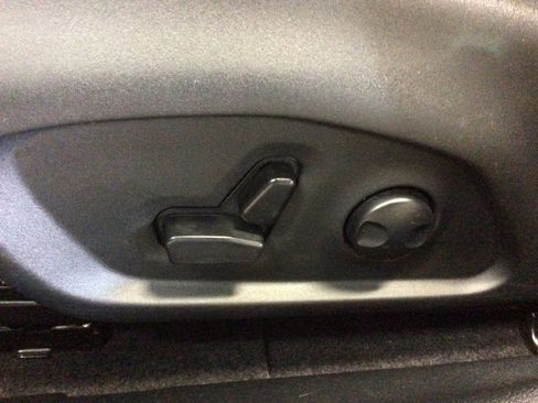 Used 2024 Jeep Compass Limited image 15