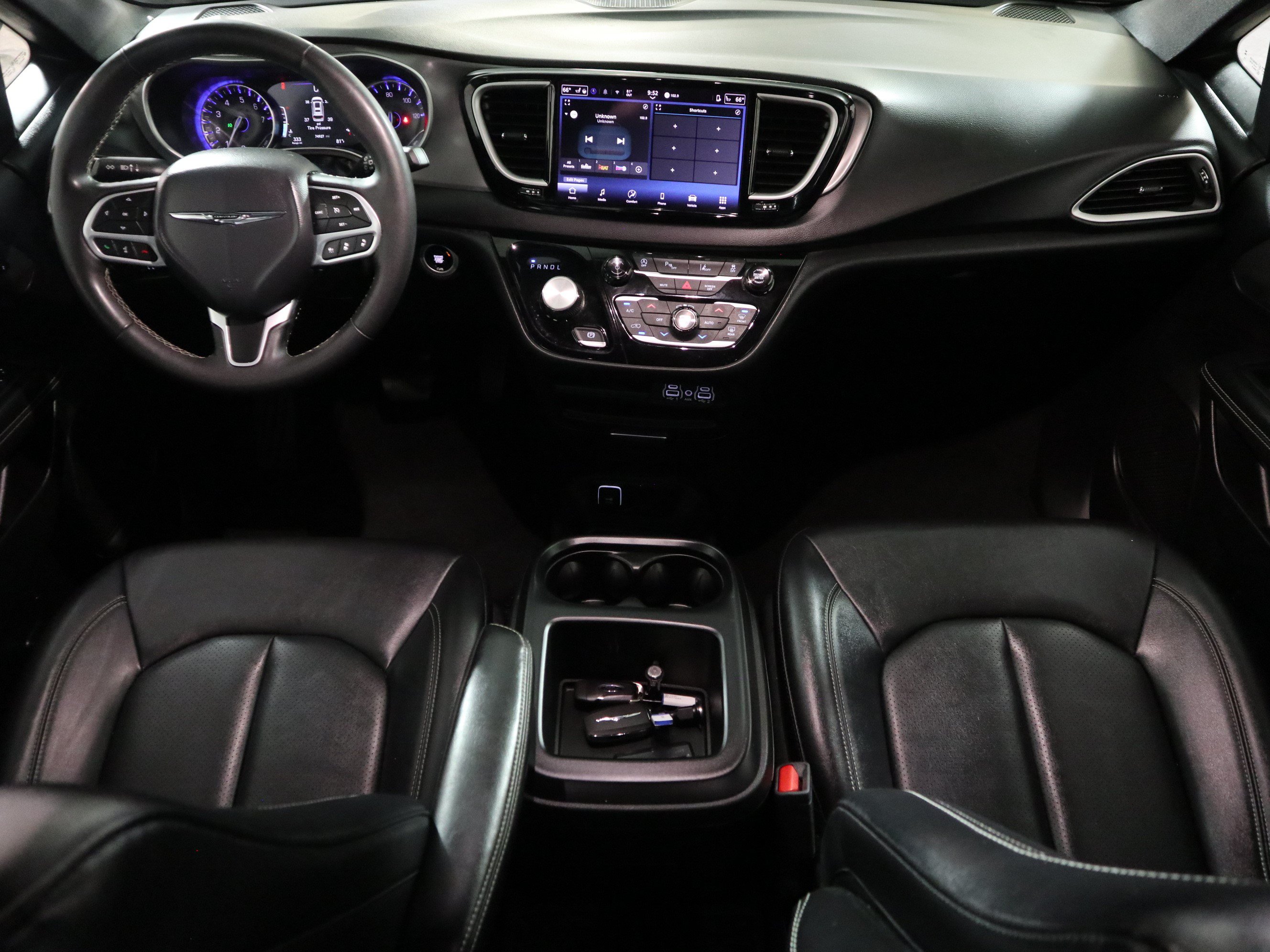 Used 2025 Chrysler Pacifica Select FWD image 15