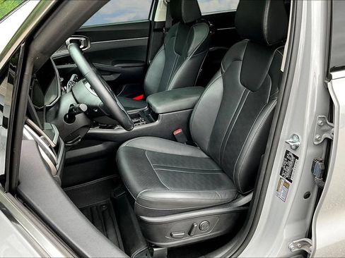 Used 2025 Kia Sorento EX w/ Panoramic Sunroof Package FWD image 23