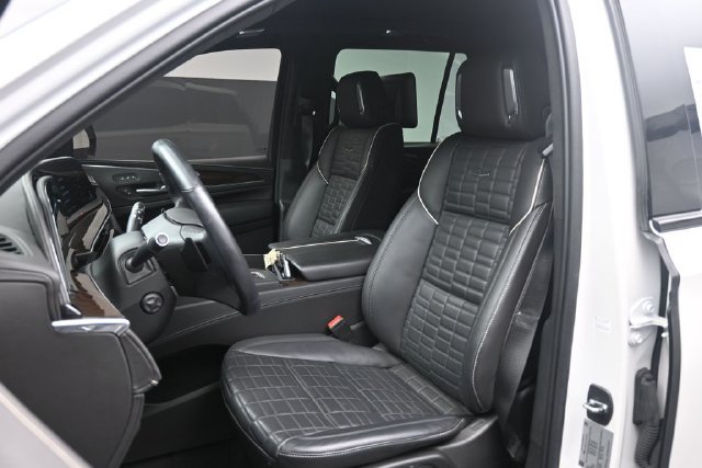 Used 2023 Cadillac Escalade Sport Platinum w/ LPO, ONYX Package AWD/4WD image 15