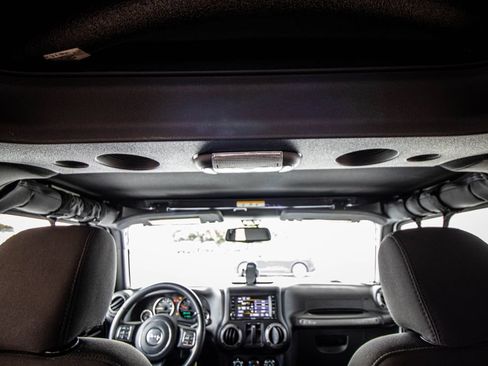 Used 2016 Jeep Wrangler Sport w/ Quick Order Package 24S AWD/4WD image 26