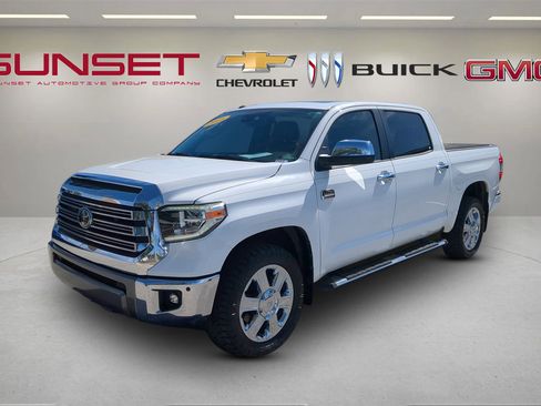 Used 2018 Toyota Tundra SR5 image 8