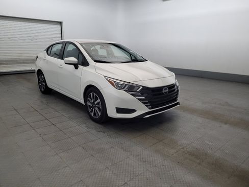 Used 2024 Nissan Versa SV FWD image 13