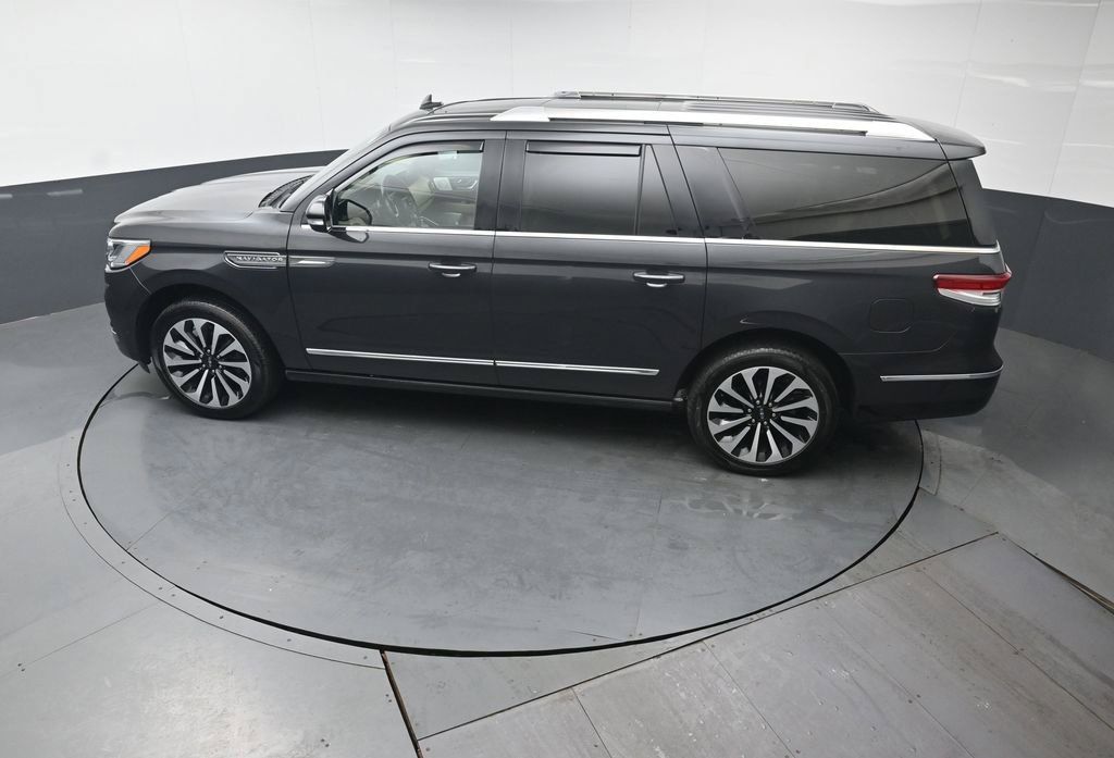 Used 2022 Lincoln Navigator L Reserve AWD/4WD image 39