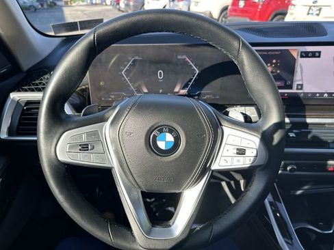 Used 2025 BMW X7 xDrive40i AWD/4WD image 16