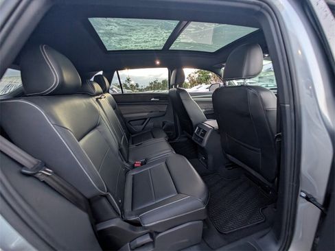 Used 2022 Volkswagen Atlas Cross Sport SEL R-Line image 15