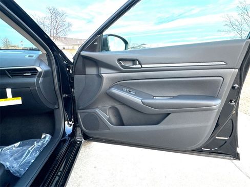 New 2025 Nissan Altima 2.5 S image 29