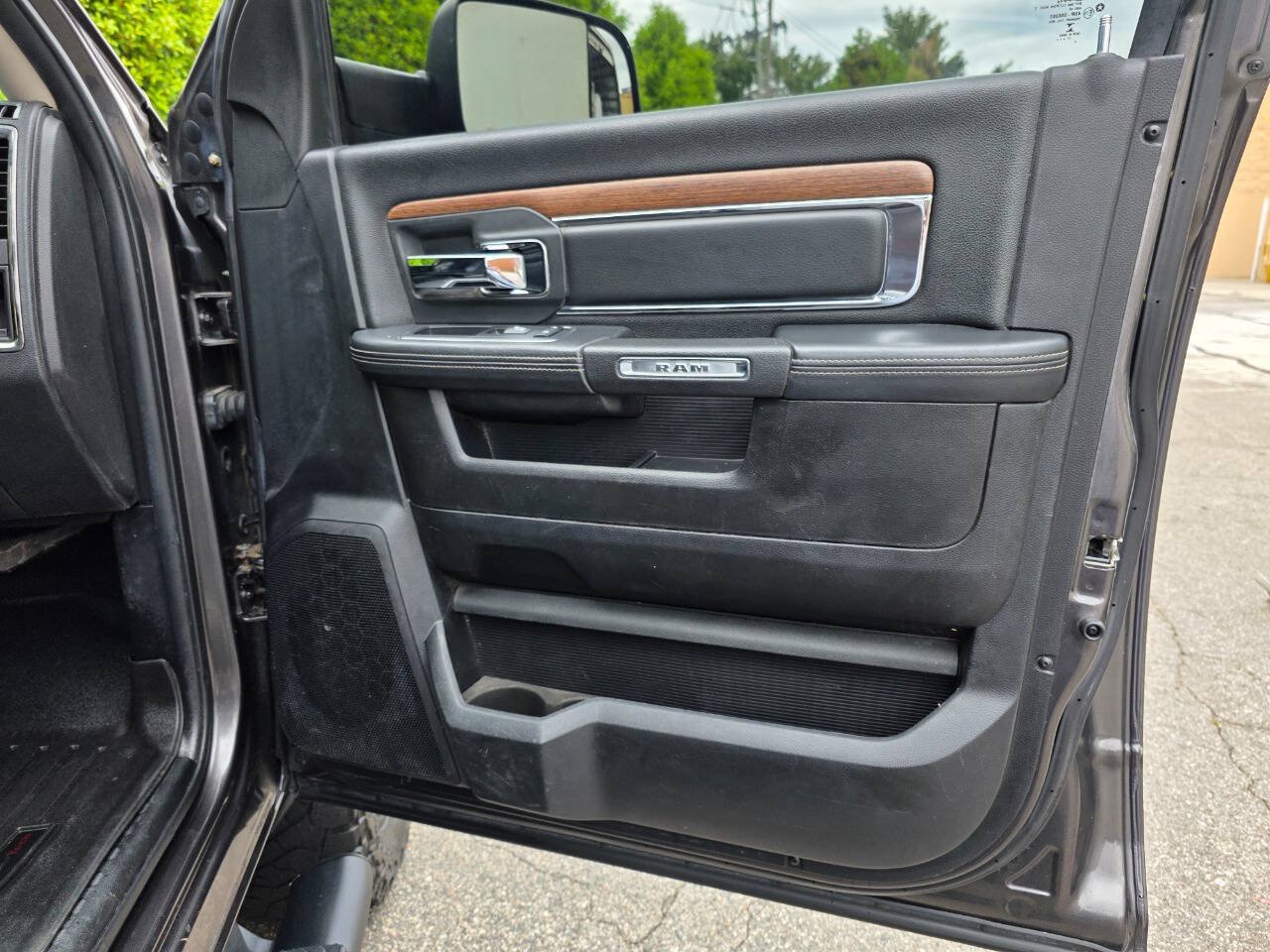 Used 2018 RAM 2500 Laramie w/ Sport Appearance Group AWD/4WD image 30