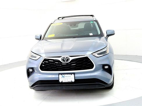 Certified 2021 Toyota Highlander XLE image 8