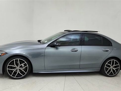 Used 2023 Mercedes-Benz C 300 Sedan image 3