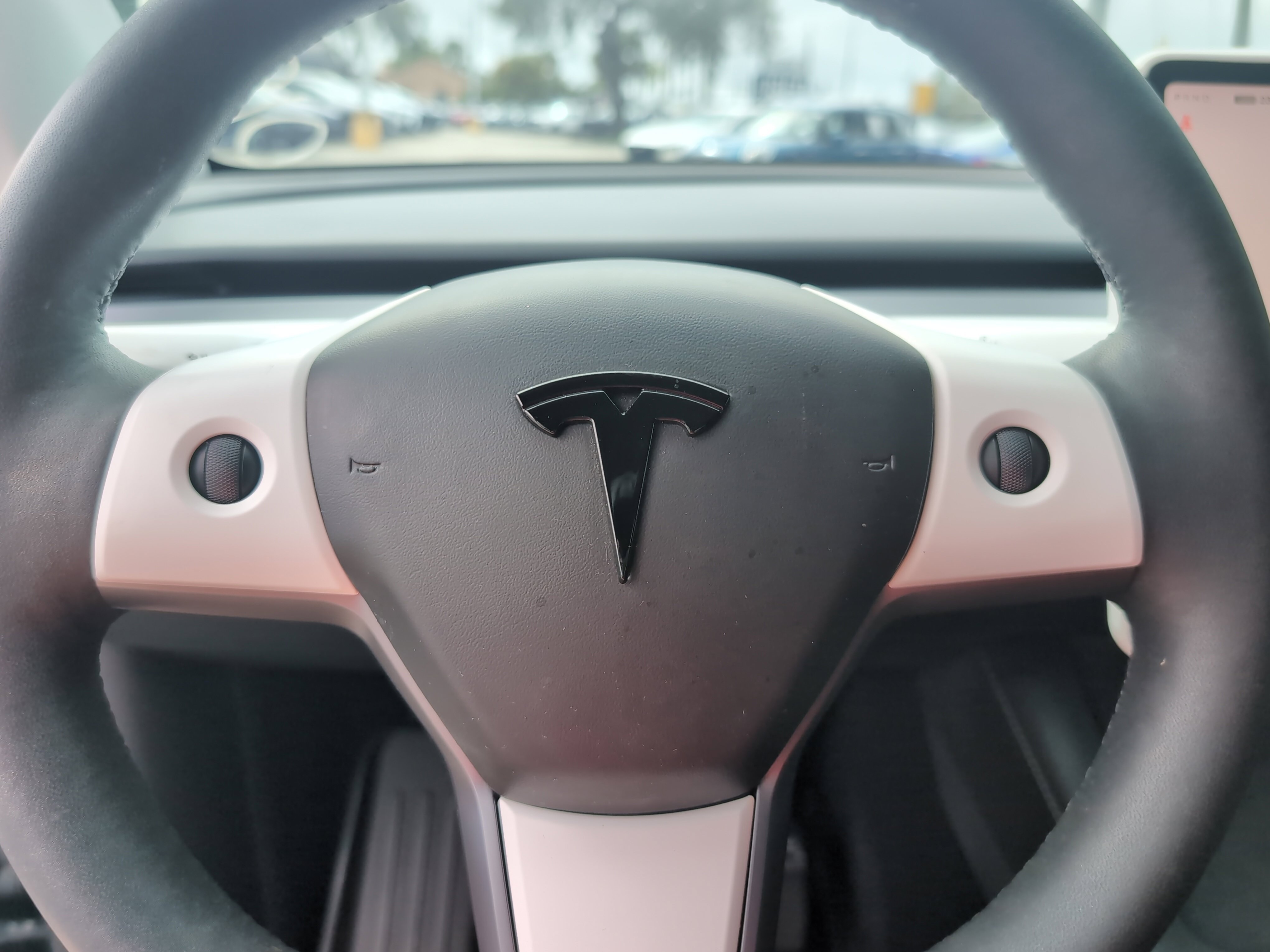 Used 2024 Tesla Model Y Long Range RWD image 11